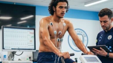 أيوب بوعدي خلال مسيرته مع نادي ليل الفرنسي قبل انتقاله لمانشستر سيتي