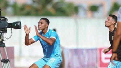 المدافع المغربي إلياس الكريمي بقميص ناديه الجديد خورفكان الإماراتي