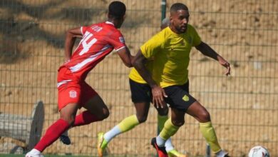 لاعبو المغرب الفاسي خلال المباراة الودية أمام حسنية أكادير بأكادير