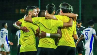 لاعبو المغرب الفاسي خلال مباراة ودية أمام نواذيبو الموريتاني