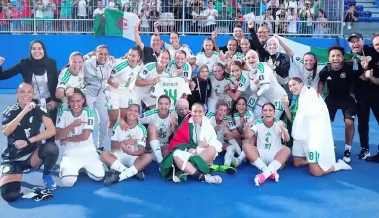 لاعبات المنتخب المغربي النسوي خلال مباراة تحديد المركز الثالث أمام الجزائر