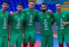 لاعبو المنتخب المغربي لكرة الصالات خلال حصة تدريبية بأكادير