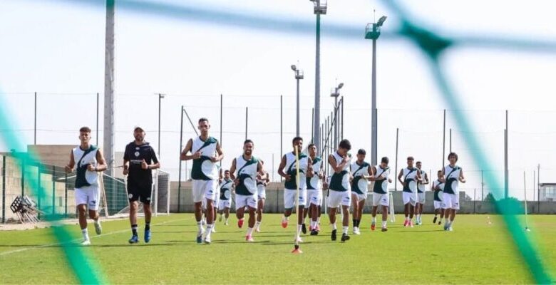 وفد الرجاء الرياضي خلال معسكره التحضيري بمدينة أكادير
