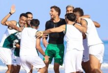 مايكل أغبيكبورنو وماريان هوجا لاعبا الرجاء الرياضي الجديدان خلال التدريبات بأكادير
