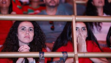 أيوب الكعبي يغادر الملعب مصابًا محمولاً على نقالة