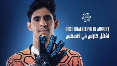 الحارس الدولي المغربي ياسين بونو خلال مباراة مع الهلال السعودي