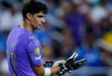 ياسين بونو حارس مرمى الهلال السعودي والمنتخب المغربي