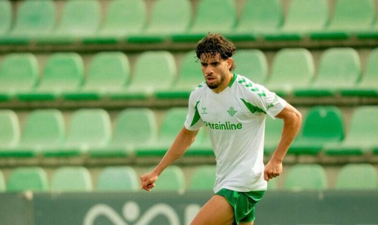عبد الصمد الزلزولي لاعب ريال بيتيس المغربي