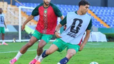أشرف حكيمي وإسماعيل الصيباري خلال معسكر المنتخب المغربي