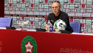 المدرب محمد وهبي خلال إعلان قائمة المنتخب المغربي لتصفيات كأس أمم إفريقيا 2027