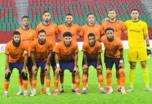 مدرب نهضة بركان بوبيستا خلال حصة تدريبية للفريق