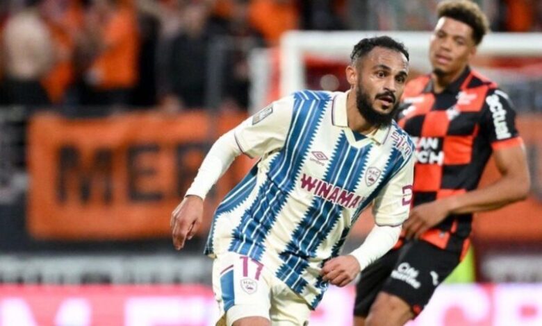 سفيان بوفال لاعب المنتخب المغربي