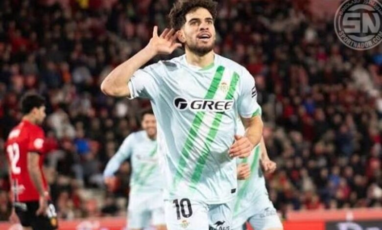 عبد الصمد الزلزولي لاعب ريال بيتيس