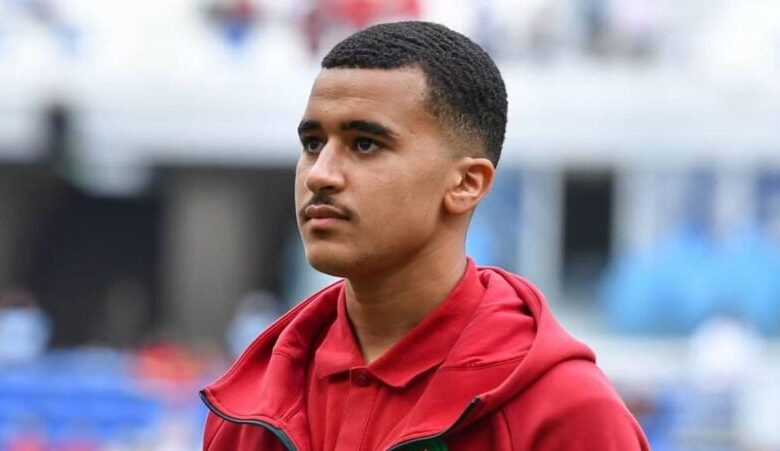 عبد الله وزان لاعب وسط أياكس أمستردام ونجم المنتخب المغربي الشاب