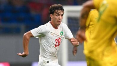 علي معمر وأشرف حكيمي خلال تواجدهما مع المنتخب المغربي