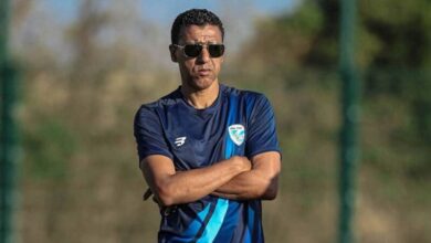 مدرب أمل تزنيت عبد الرحيم شكيليط خلال مباراة الوداد البيضاوي