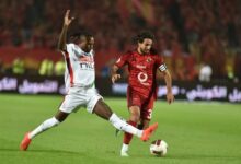 المدافع المغربي أشرف داري خلال مباراة الأهلي والزمالك