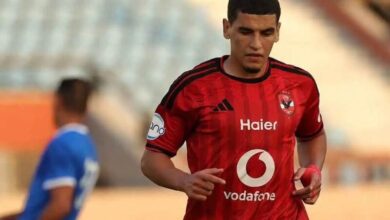 سفيان بنجديدة يحتفل بهدفه الأول مع الأهلي المصري