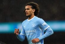 أيوب بوعدي لاعب مانشستر سيتي خلال مباراة باريس سان جيرمان في دوري أبطال أوروبا