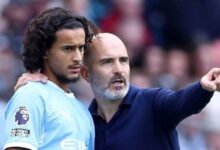 أيوب بوعدي خلال مباراة مانشستر سيتي في الدوري الإنجليزي الممتاز