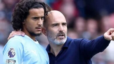 أيوب بوعدي خلال مباراة مانشستر سيتي في الدوري الإنجليزي الممتاز