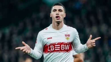 بلال الخنوس لاعب شتوتغارت أثناء مواجهة أتلتيكو مدريد