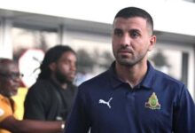 بعثة الجيش الملكي عند وصولها إلى كوت ديفوار استعدادا لمواجهة كوروغو