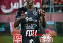 لاعبو الكوكب المراكشي يحتفلون بهدف الفوز أمام النادي المكناسي
