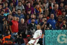 كيليان مبابي يحتفل بهدفه في كلاسيكو برشلونة وريال مدريد على ملعب كامب نو