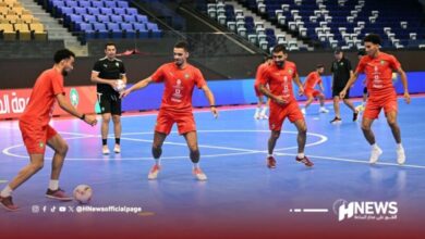 لاعبو منتخب المغرب للفوتسال خلال حصة تدريبية استعدادا لمواجهة الجزائر