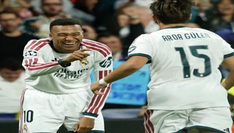 إبراهيم دياز يحتفل بعد مساهمته في هدف ريال مدريد أمام لايبزيغ بدوري أبطال أوروبا