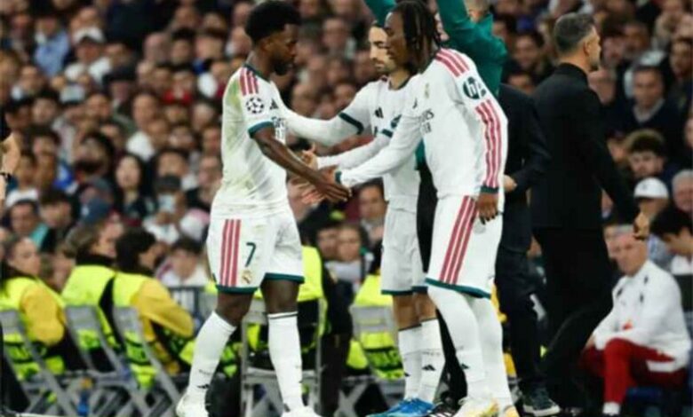 لاعبو ريال مدريد يحتفلون بهدف في مباراة لايبزيغ بدوري أبطال أوروبا