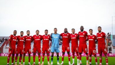 لاعبو الوداد الرياضي يحتفلون بعد الفوز على الدفاع الحسني الجديدي